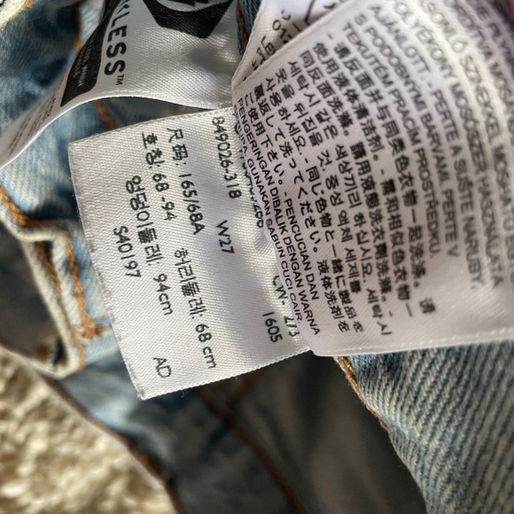 Levi’s 501 Shorts - Picture 7 of 7